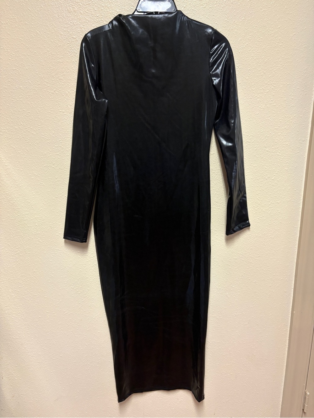 Black Long-Sleeve Glossy Bodycon Midi Dress